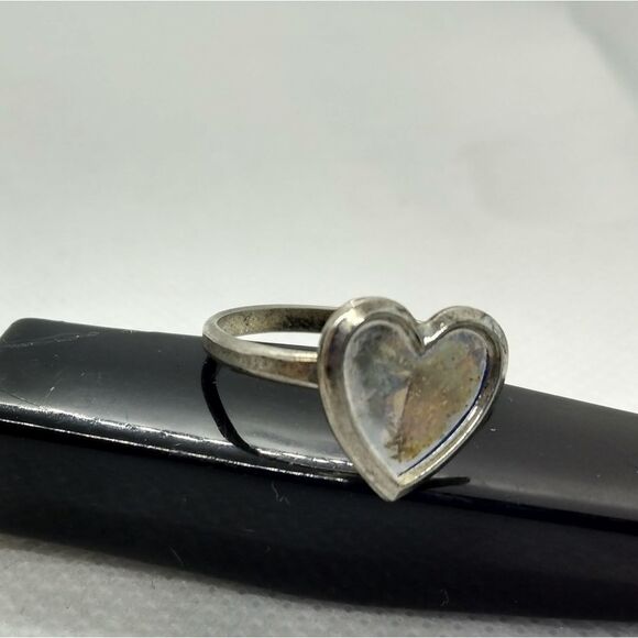 Sterling Silver‎ heart ring size 5.5